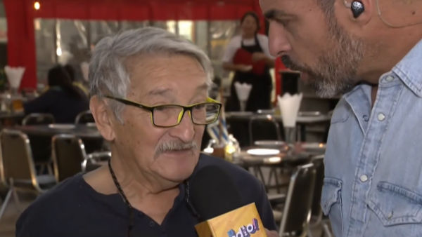 La historia del políglota del Mercado Central
