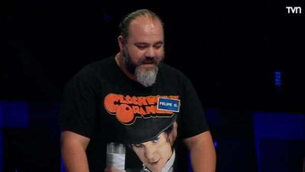 La emoción de participante al explicar el motivo de su polera