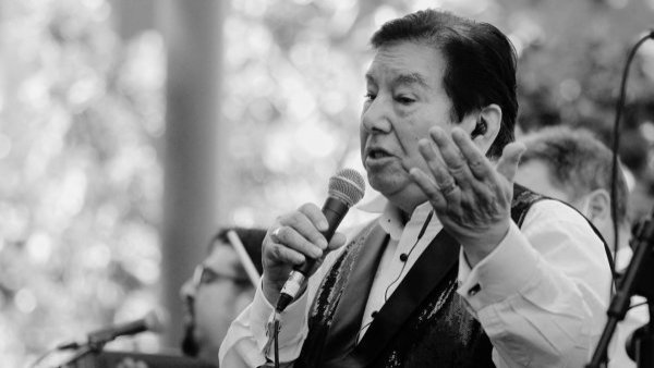 La música chilena despide a un ícono de la cumbia: Tommy Rey fallece a sus 80 años
