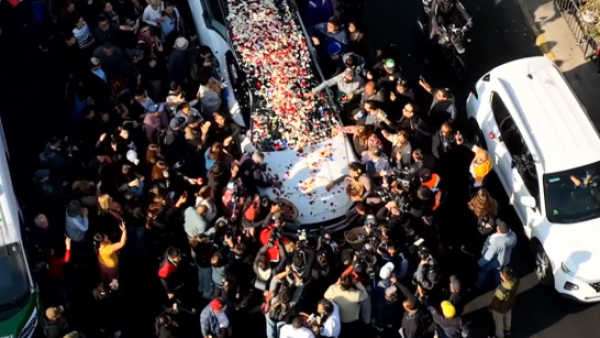La despedida de un gigante: La pérgola de las flores rinde homenaje a Tommy Rey
