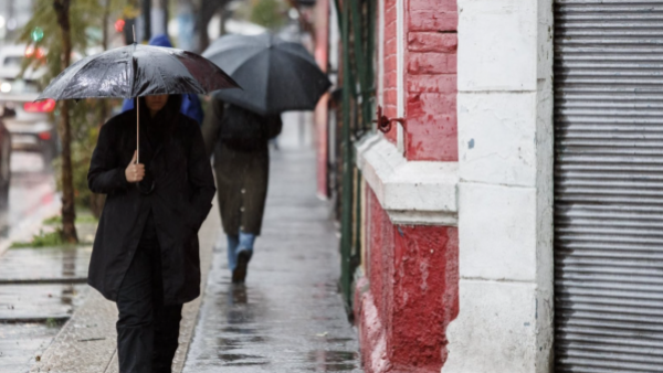 Revisa las regiones afectadas: Llega sistema frontal con lluvias y fuertes vientos para este domingo
