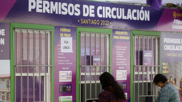 Permiso de Circulación 2025: Conoce el valor a pagar y si tienes multas

