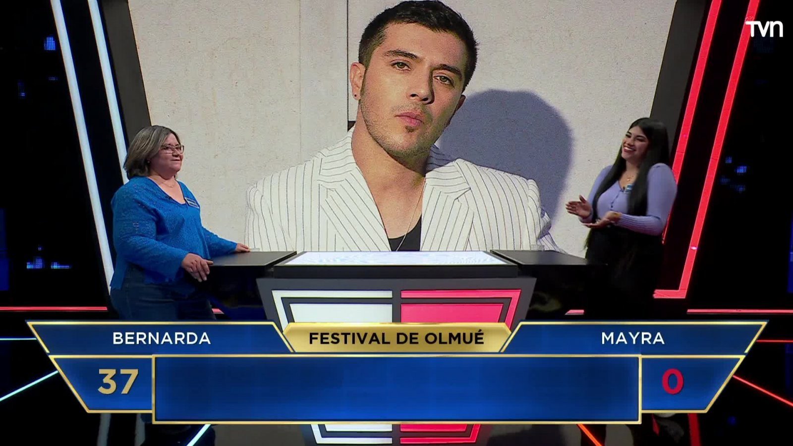 Bernarda saca ventaja en el duelo final y gana contra Mayra
