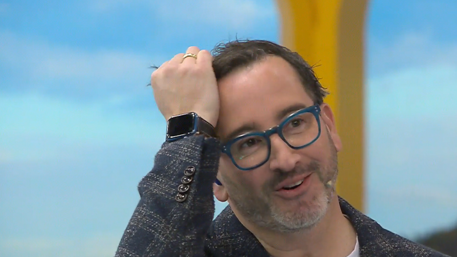 Eduardo, ¿Qué te hiciste en el pelo?
