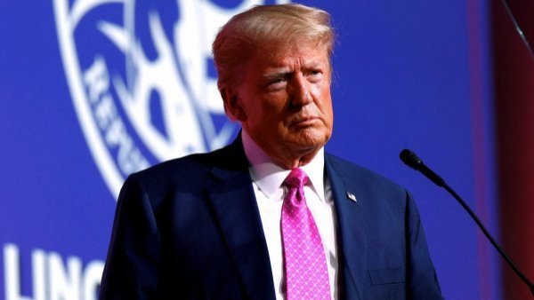 Chile en la lista: Donald Trump impone un arancel global del 10% y más gravámenes a algunos países
