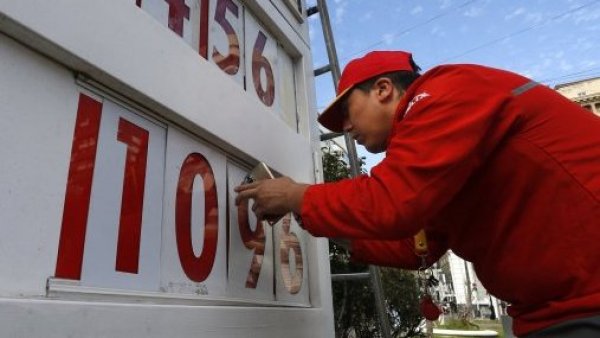 Baja el precio de la bencina en Chile, pero la parafina se dispara

