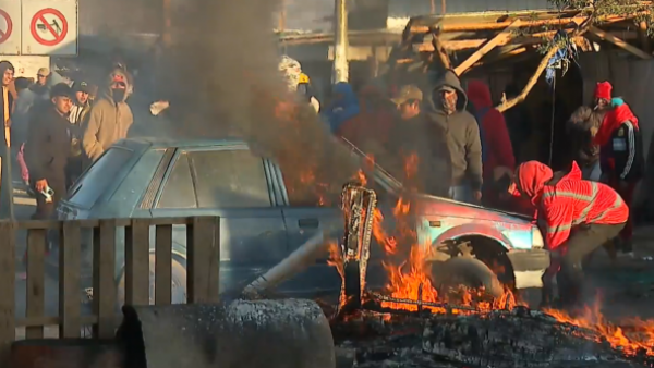 "Patudos que no se quieren ir de un terreno tomado": Las reacciones por tenso desalojo de toma en San Felipe
