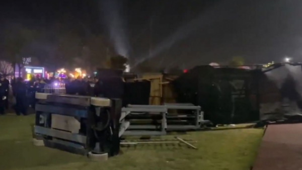 Desplome de estructura deja dos muertos en festival de musica en México
