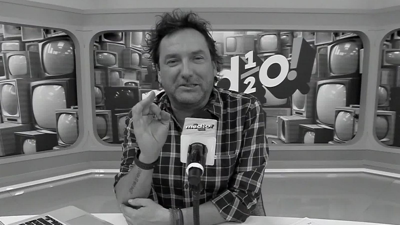 El Medio Día tuvo un particular inicio en blanco y negro
