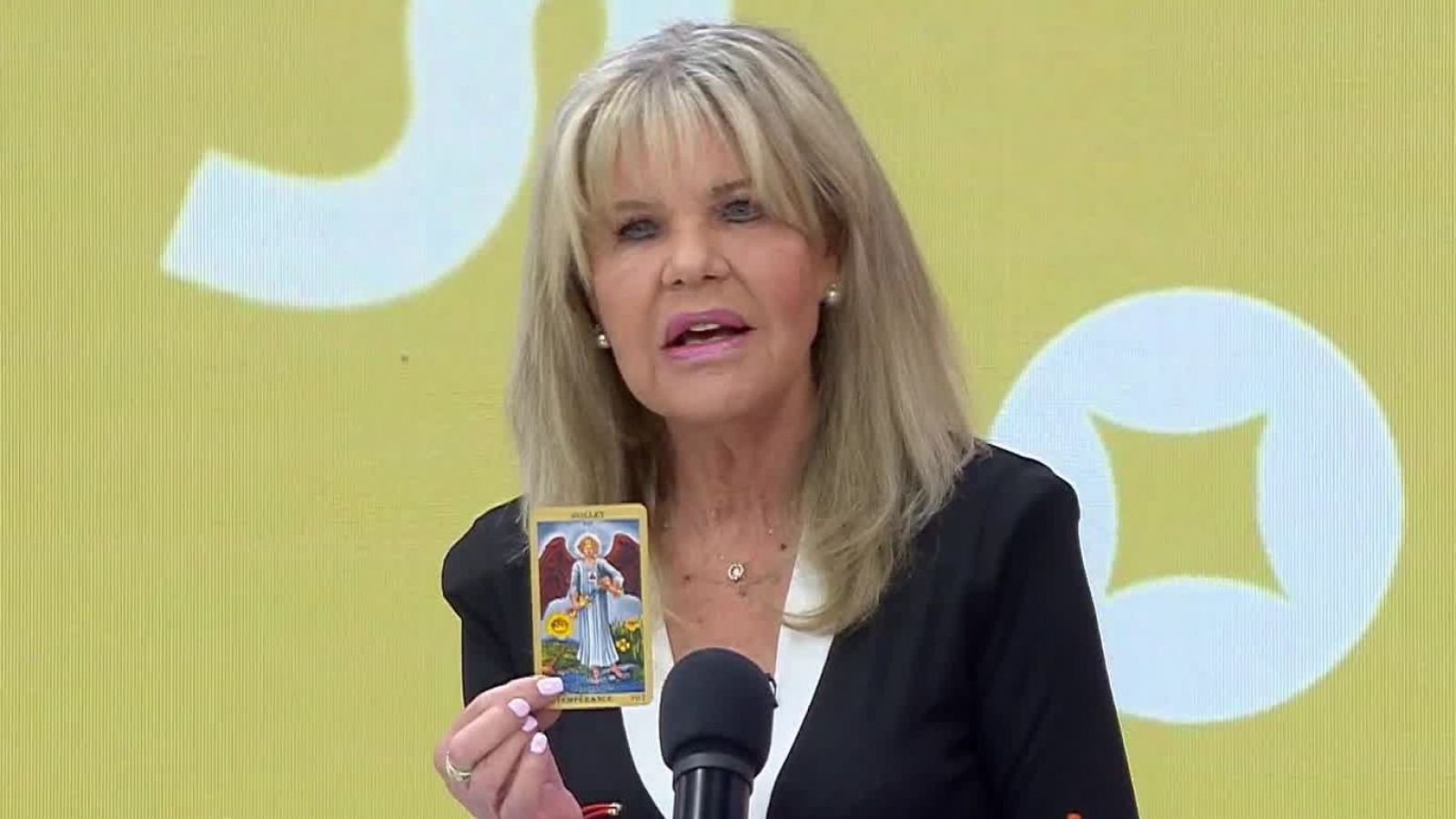 "Viene una crisis fuerte": ¿Qué dicen las cartas sobre la salud del Rey Carlos III?
