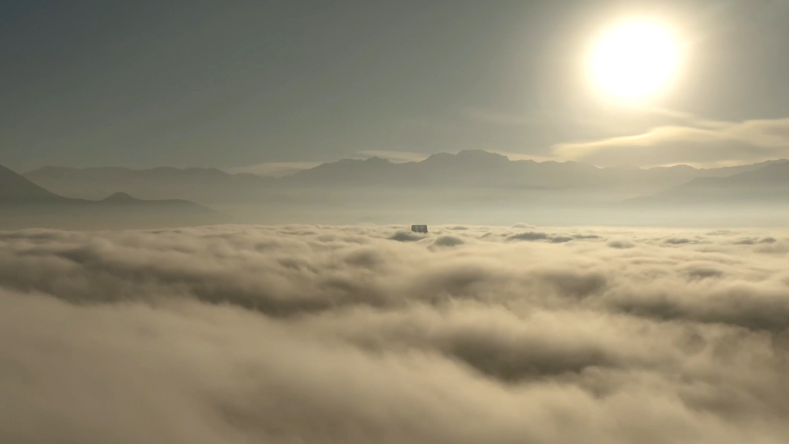Mañana fría y con niebla: ¿Lloverá en la región Metropolitana?
