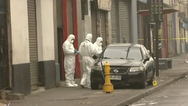 Robo en café y asesinato en la Alameda: Lo que se sabe del crimen en Estación Central
