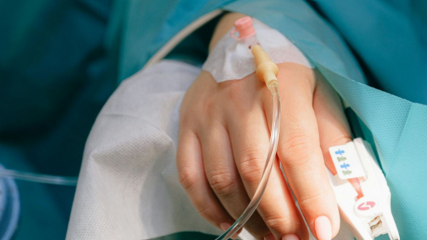 Acusan negligencia médica: Mujer quedó postrada luego de dar a luz en Hospital de Temuco
