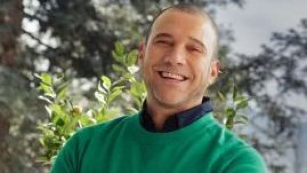 La condición le ha provocado un dolor “invalidante”: Julián Elfenbein actualiza su estado de salud
