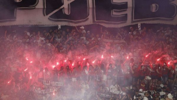 Fiscalía confirma dos fallecidos durante incidentes en la previa de partido de Colo Colo
