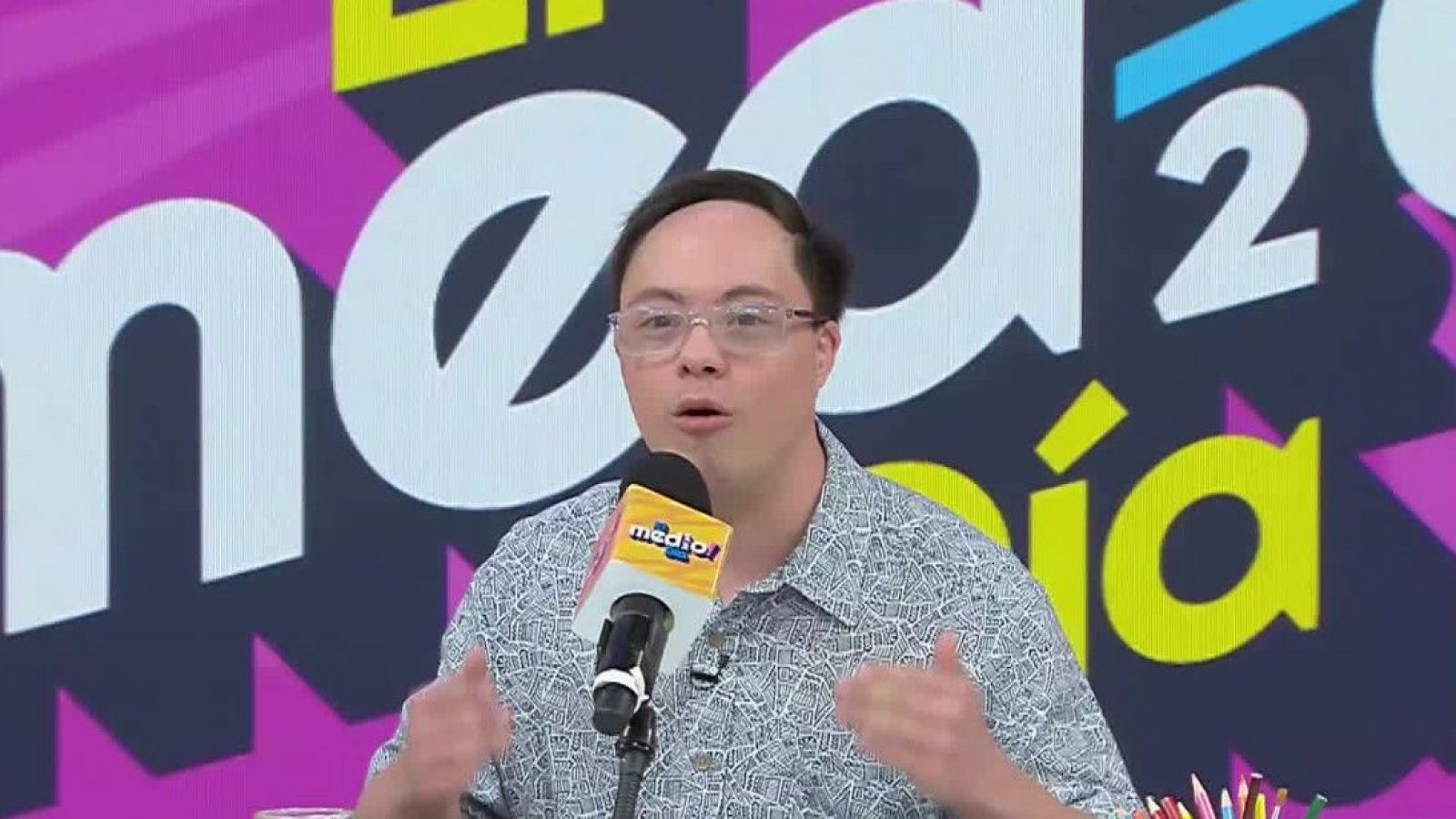 El medio talento: Lucas es locutor y también sueña con ser animador
