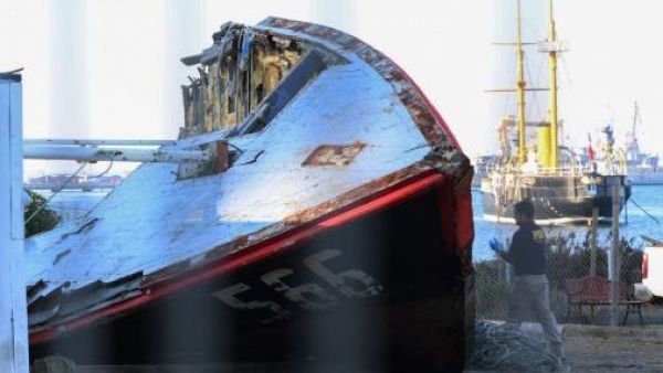 Encuentran trozos de fierro retorcido de la lancha Bruma en el fondo marino
