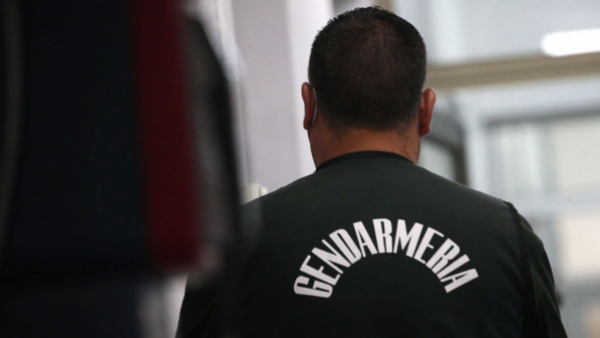 Detienen a tres venezolanos por ataque y amenazas a gendarme en Cauquenes
