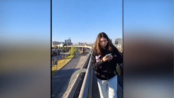 Masiva falla en Línea 5: Pasajeros evacúan por las vías del Metro por corte de luz
