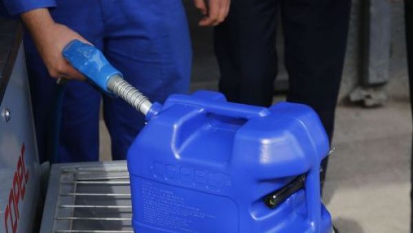 Parafina a la baja: nuevo cálculo estima caída de $20,7 por litro
