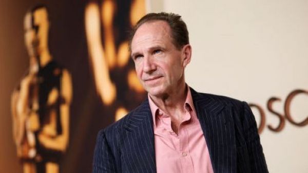 Tiene 62 años: el increíble cambio físico de Ralph Fiennes para su nuevo papel
