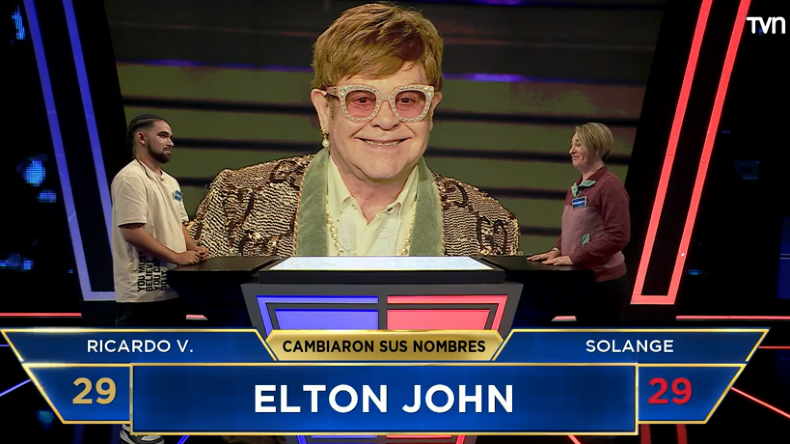 "¿Yo escuché Cecilia?": concursante confundió a Elton John con la cantante chilena
