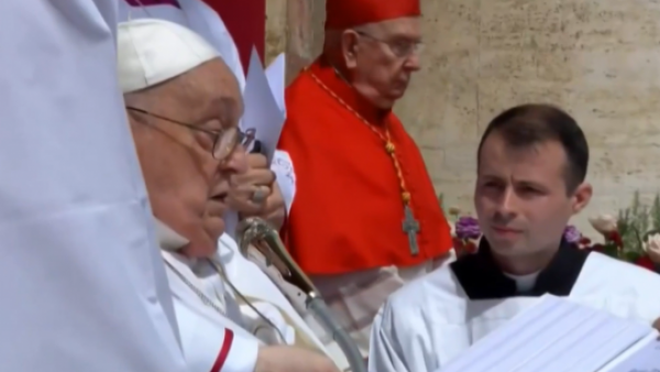 La última participación pública de Francisco junto a la bendición Urbi et Orbi
