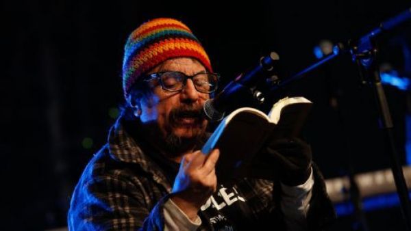 Mauricio Redolés anuncia gira nacional para celebrar 50 años de trayectoria
