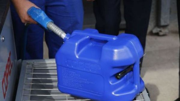 Precio de la parafina bajará $67,9 por litro a partir de este jueves
