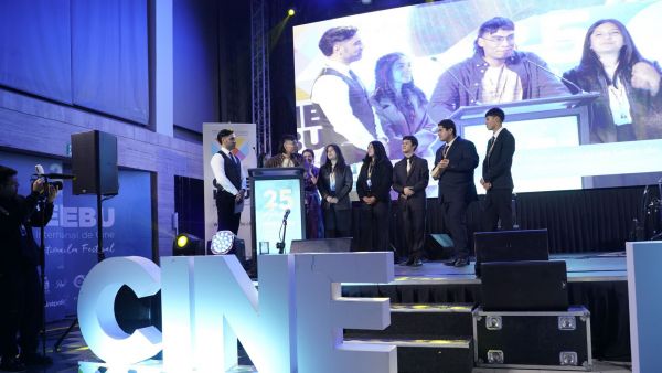CINELEBU 2025 cierra su 25ª edición con gran presencia femenina en la premiación
