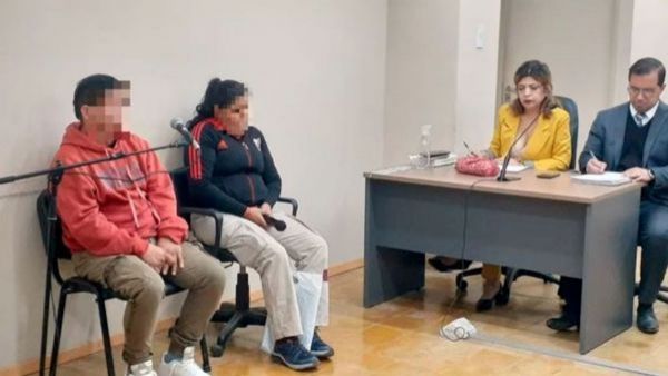 Brutal caso en Argentina: Mujer y su pareja drogaron, abusaron y grabaron a su hija
