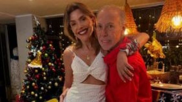 Actriz Carolina Arregui confirma el fallecimiento de su esposo Roy Sothers
