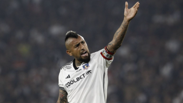 Reconocido actor reacciona con furiosa crítica a Arturo Vidal por goleada en Copa Libertadores
