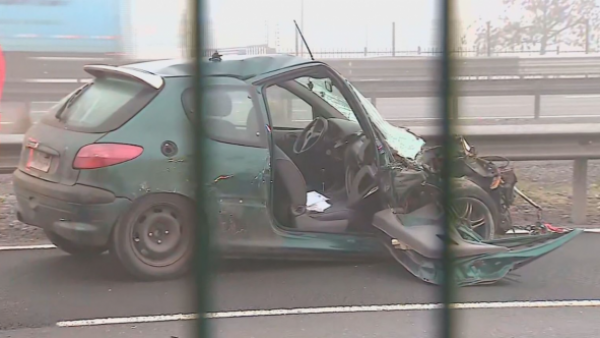 Vehículo queda destrozado en choque múltiple en autopista Vespucio Sur
