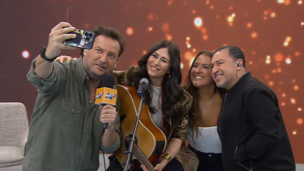 Con sus recordados éxitos: Marilia de "Ella Baila Sola" visitó "El Medio Día"
