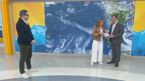 Iván Torres dice estar "muy preocupado" por temporal en el sur del país
