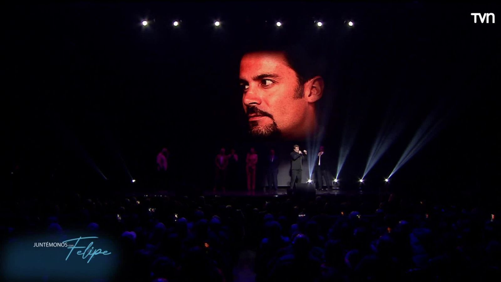 "Ángel para un final" en la voz de Andrés de León
