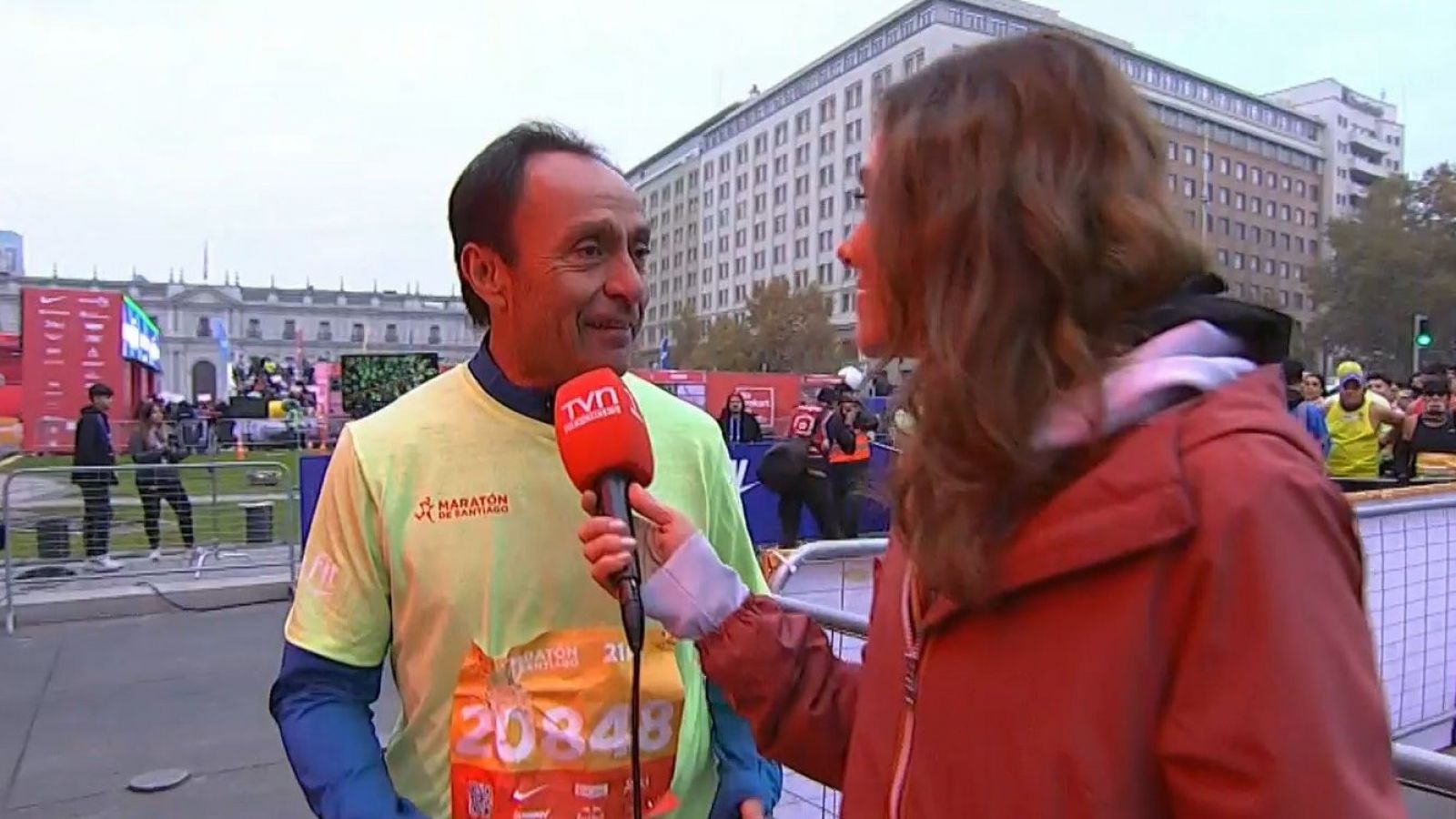 Ministro del Deporte, Jaime Pizarro da el ejemplo corriendo los 21K
