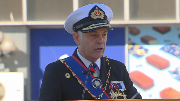 "Gracias a su valiosa labor": Comandante de la Armada destaca el rol de TVN en la transmisión de las Glorias Navales
