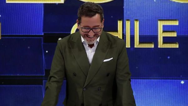 "Ese es cine para adultos": Eduardo Fuentes estalla en risas tras error de participante