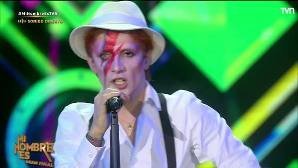 Camino a Mi Nombre Es 2: Revive la presentación de Christian Tolozza como David Bowie
