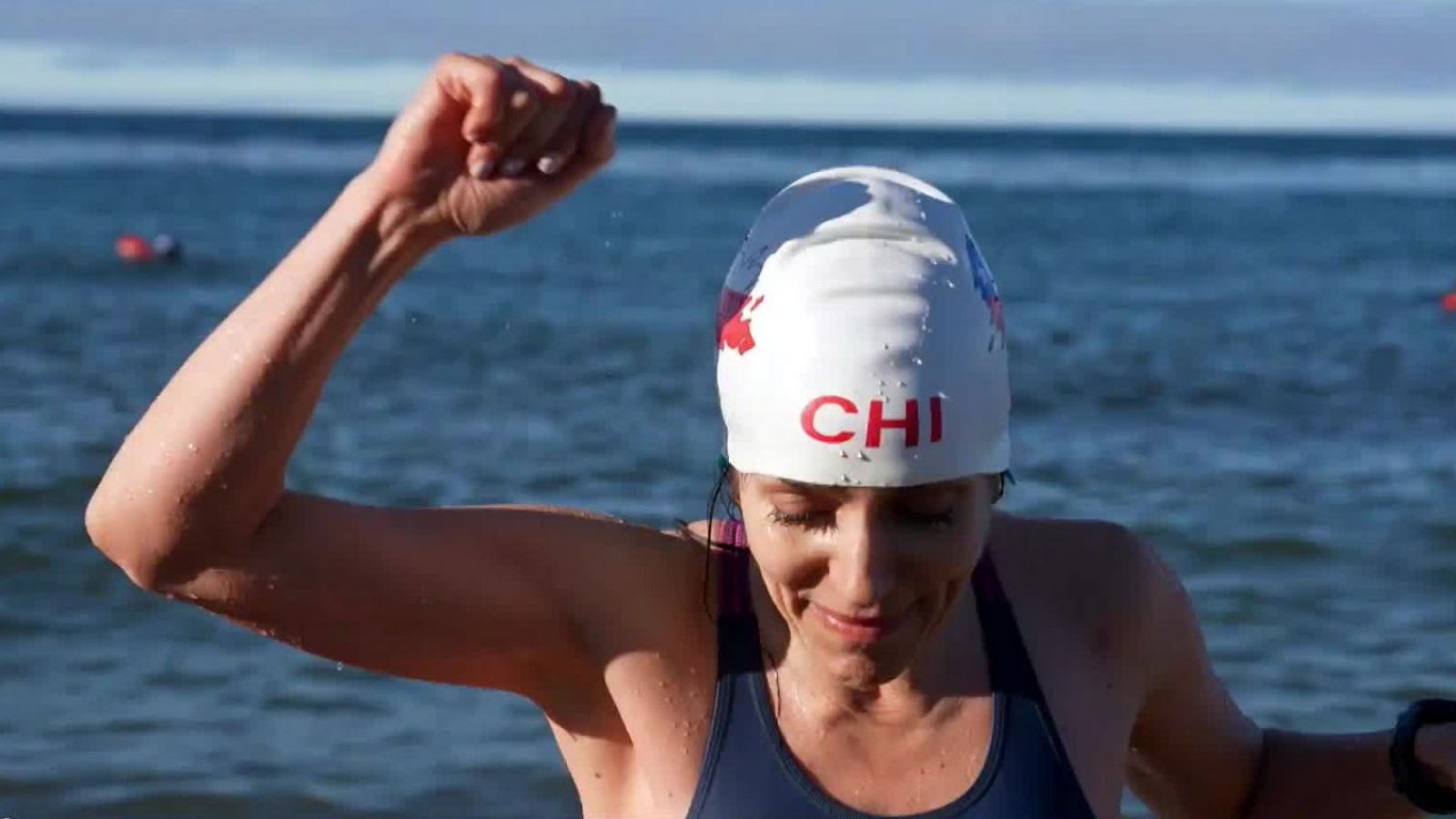 María Luisa se sumerge en una aventura junto al grupo "Aguas Abiertas Magallanes"
