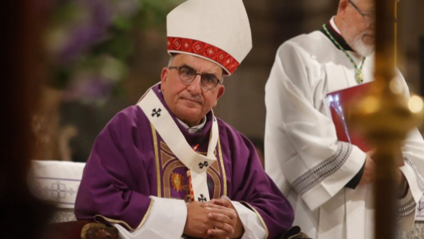 Cardenal Chomalí asegura que "es un error promover el aborto y la eutanasia"
