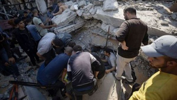 Su madre y 6 hermanos murieron: niña sobrevive a ataque de Israel en Gaza
