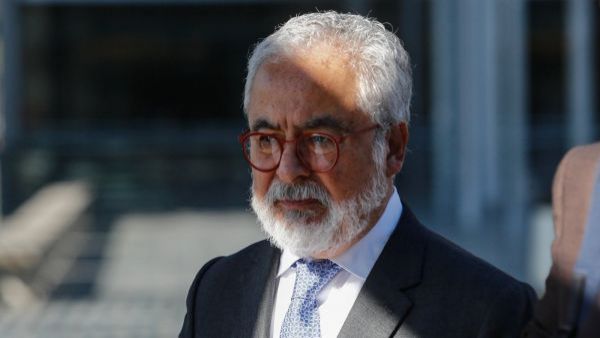 "Sigue siendo un peligro para la sociedad": Mantienen prisión preventiva contra Luis Hermosilla
