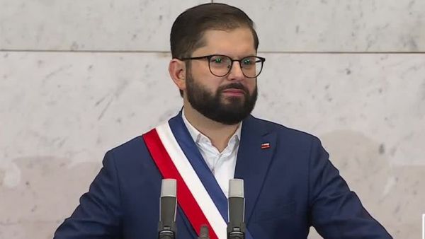 "No fue justamente evaluada en ese momento": Presidente Boric respecto la gestión de Piñera en pandemia