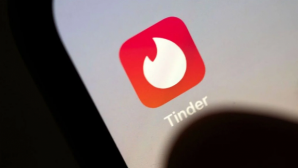 La última función de Tinder enciende las redes: “Es como preguntar cuánto pesas”
