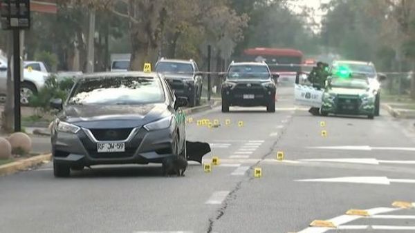 Hombre fue baleado dentro de su auto en La Cisterna: Iba junto a su esposa
