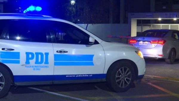 Violenta agresión en Lo Barnechea: escort apuñaló más de 10 veces a hombre que lo contrató por internet
