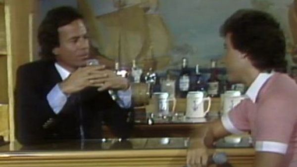 ¡Se dieron un gustito! Pollo Fuentes desclasificó anécdota con Julio Iglesias
